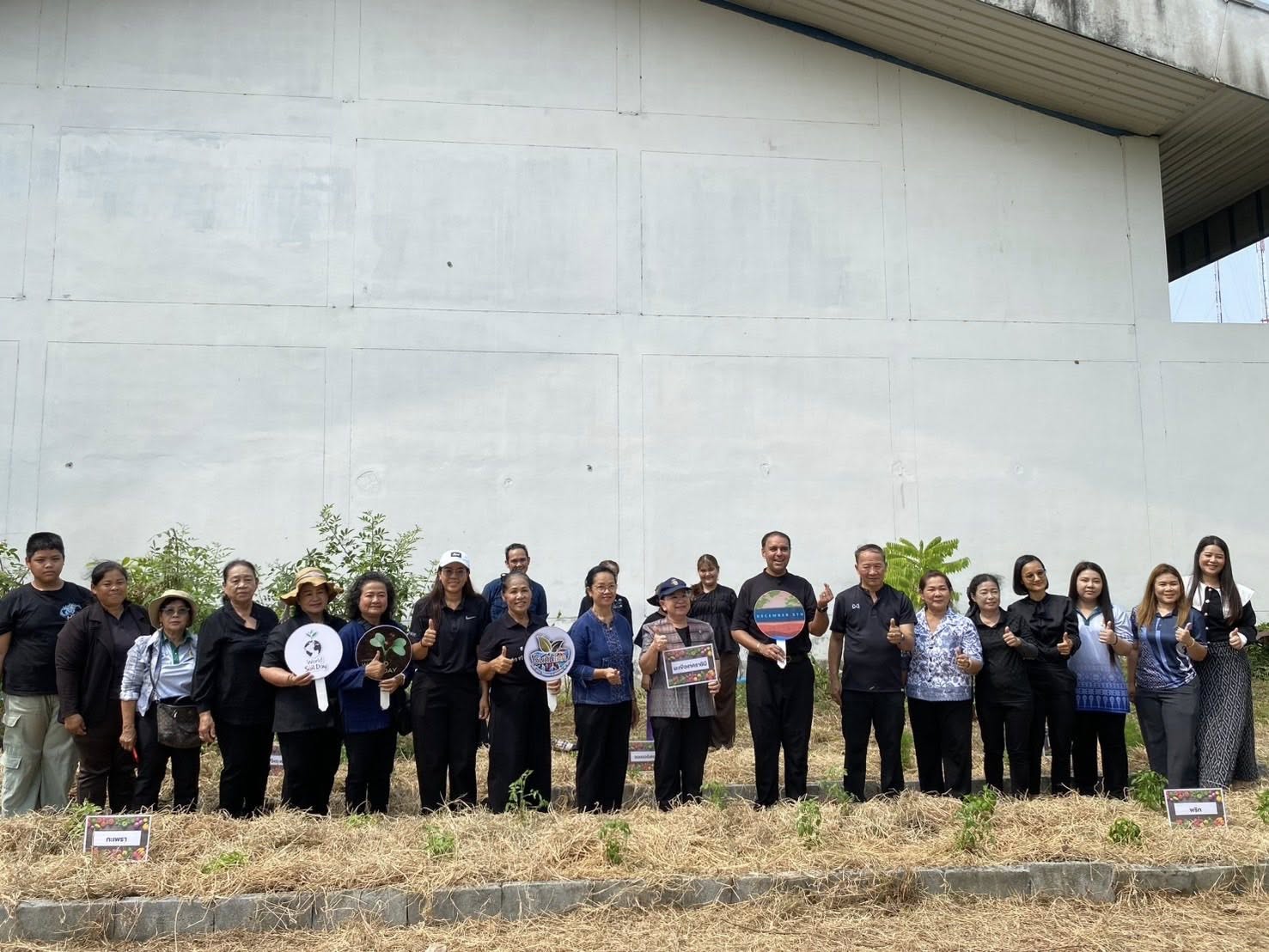 พช.หนองแค เดินหน้าขับเคลื่อนปฏิบัติการ “Quick Win” 90 วัน ปลูกผักสวนครัวเพื่อสร้างความมั่นคงทางอาหาร สู้ภัยวิกฤตด้วยวิถีพอเพียง